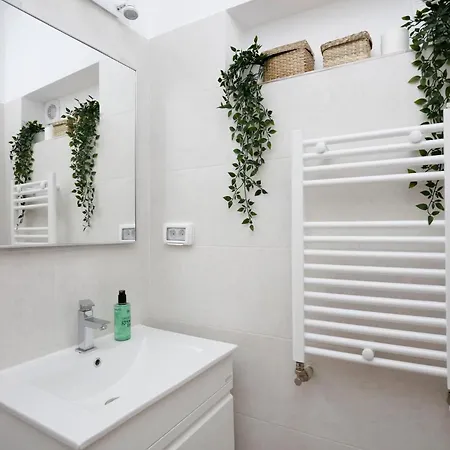 Apartment Hidden Nest Cozy Bucharest