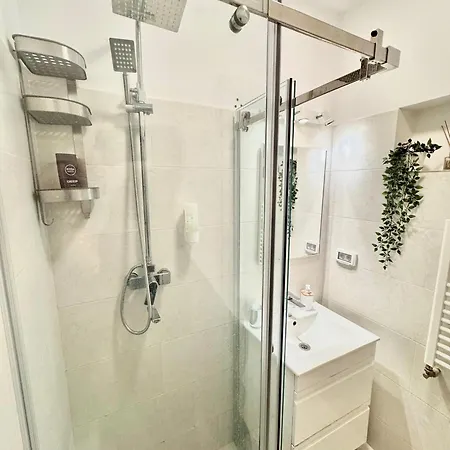 Hidden Nest Cozy Apartment Bucharest